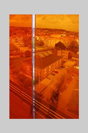 widok z instalacji artystycznej na dachu muzeum sztuki w Aarhus